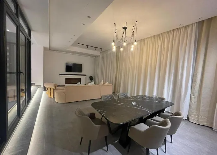 Luxurious 5bdrooms Somabay Villa